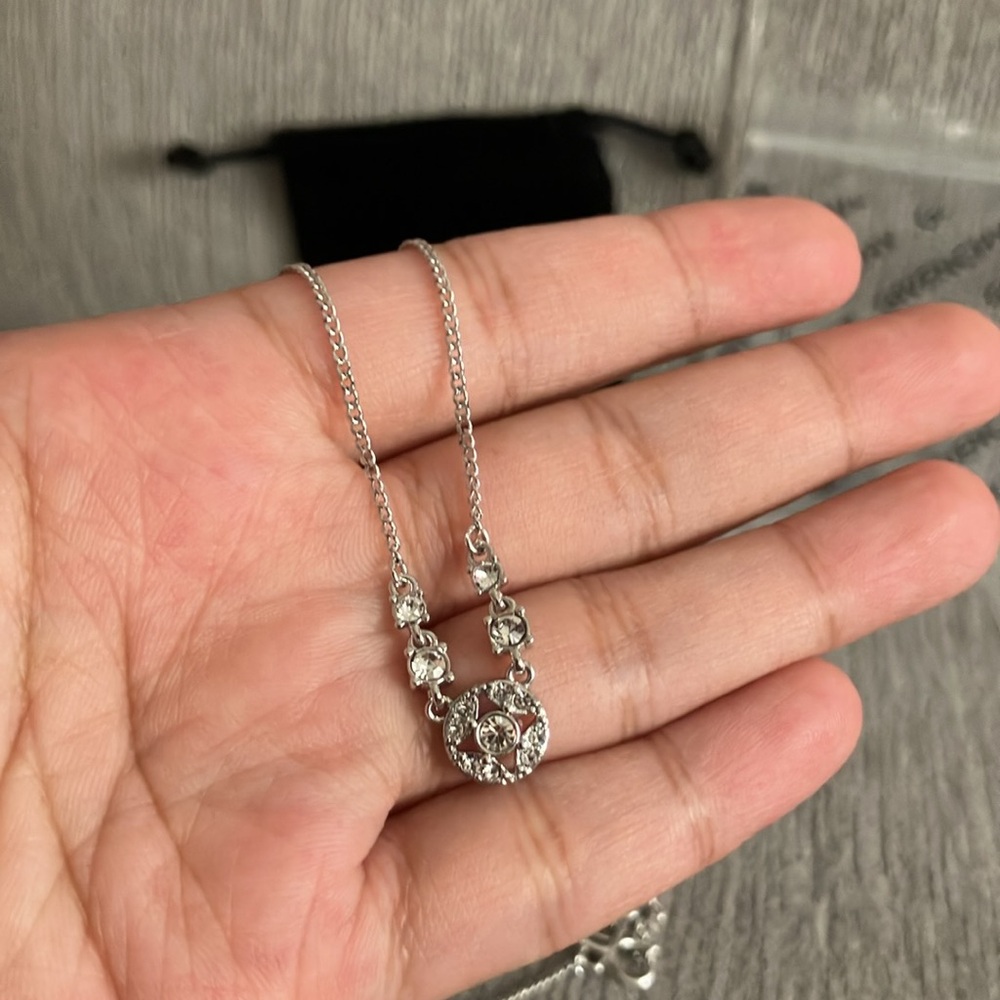 Givenchy necklace - Picture 9 of 14